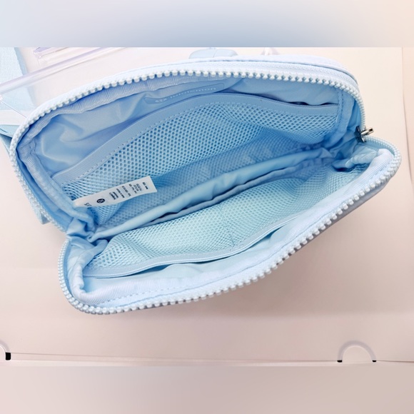 NWT LULULEMON BELT BAG 1L Powder Blue DEAD STOCK COLOR - Picture 10 of 16